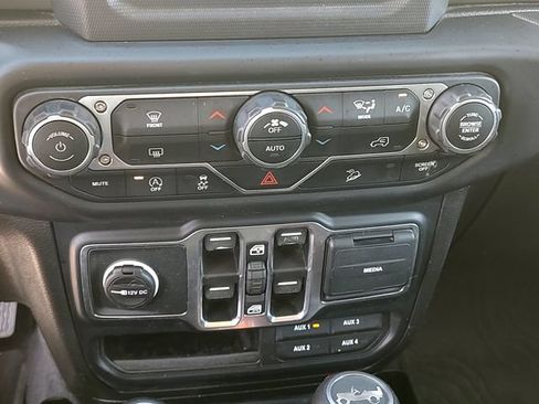 Used 2019 Jeep Wrangler Unlimited Sport S AWD/4WD image 16