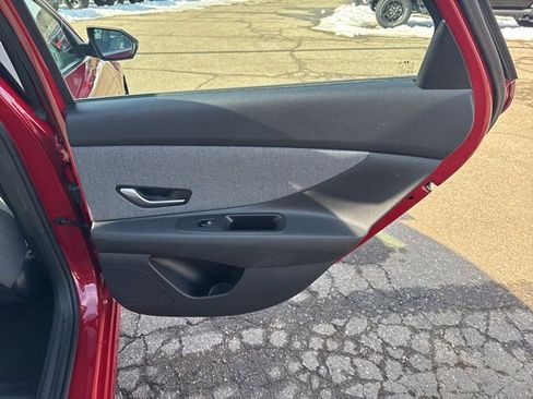 Used 2023 Hyundai Elantra Limited w/ Cargo Package FWD image 17