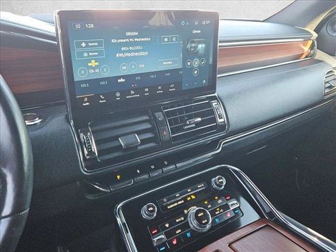 Used 2024 Lincoln Navigator Reserve w/ Monochromatic Package image 12