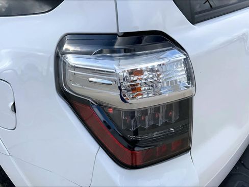 Used 2018 Toyota 4Runner SR5 Premium AWD/4WD image 25