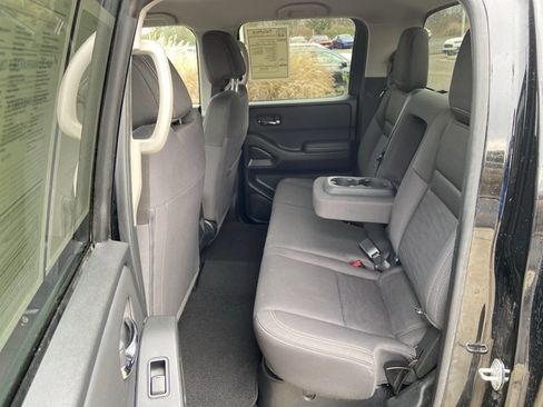 Used 2024 Nissan Frontier SV image 47