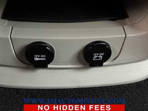 Used 2014 Chrysler Town & Country Touring image 36