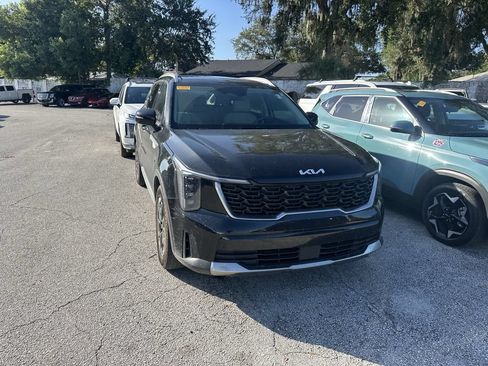 Used 2025 Kia Sorento S w/ Panoramic Sunroof Package FWD image 5