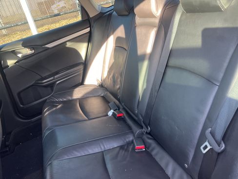 Used 2016 Honda Civic Touring image 12