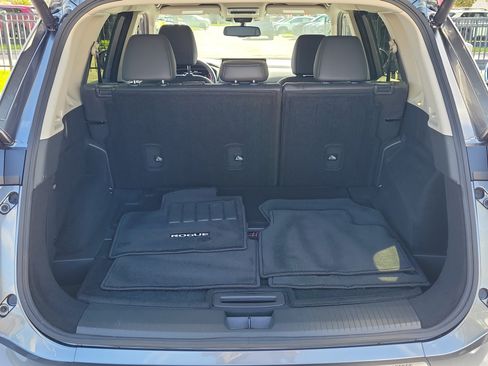 Certified 2025 Nissan Rogue SL FWD image 7