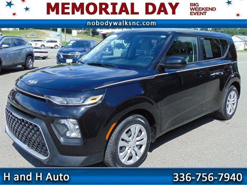 Used 2022 Kia Soul LX FWD image 1