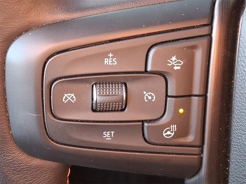 Used 2022 GMC Yukon AT4 image 21