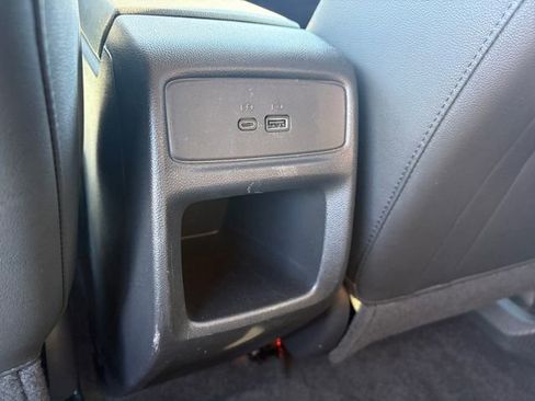 Used 2025 Chevrolet Trax LT FWD image 23