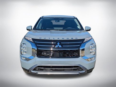 New 2026 Mitsubishi Outlander SE image 9