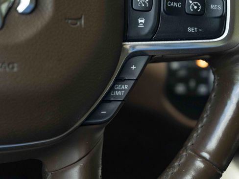 Used 2019 RAM 1500 Laramie AWD/4WD image 22