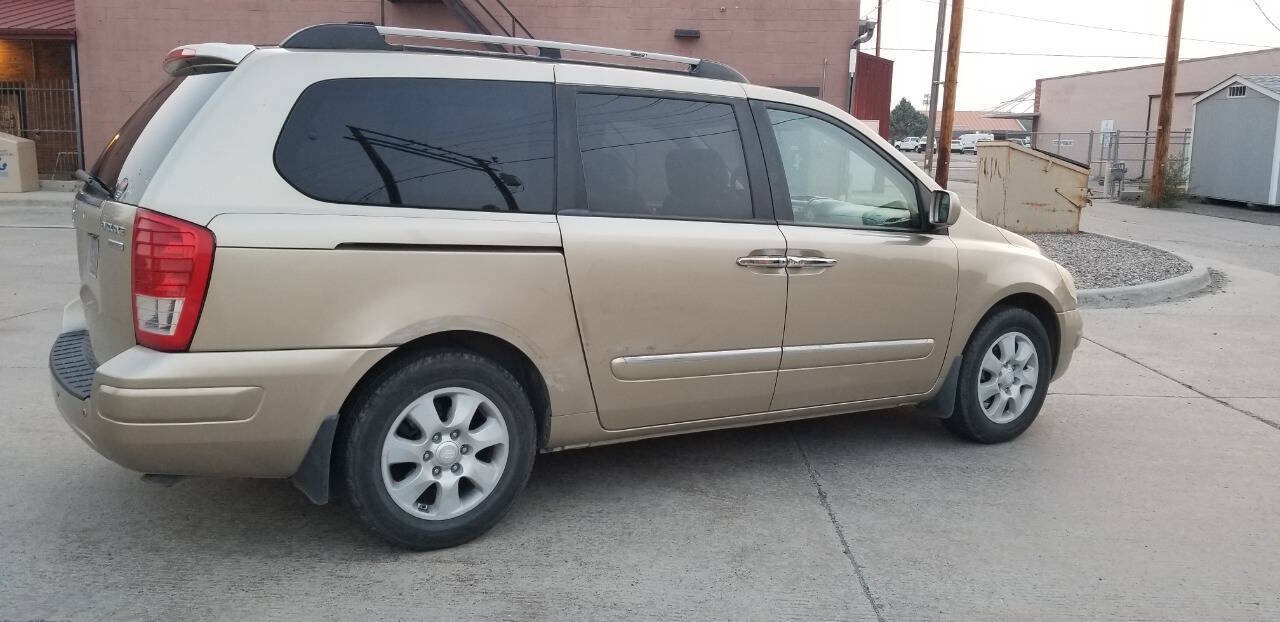Used 2008 Hyundai Entourage Limited FWD image 3