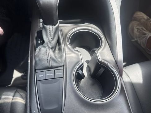 Used 2024 Toyota Camry SE FWD image 30