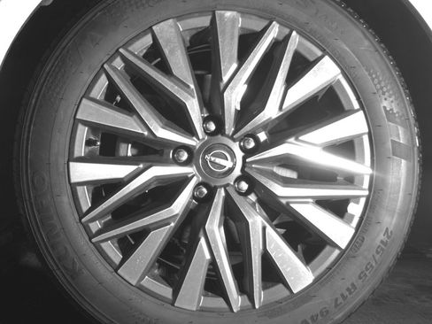 Used 2025 Nissan Altima 2.5 SV FWD image 12