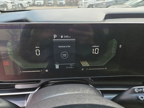 Used 2025 Kia Carnival image 19