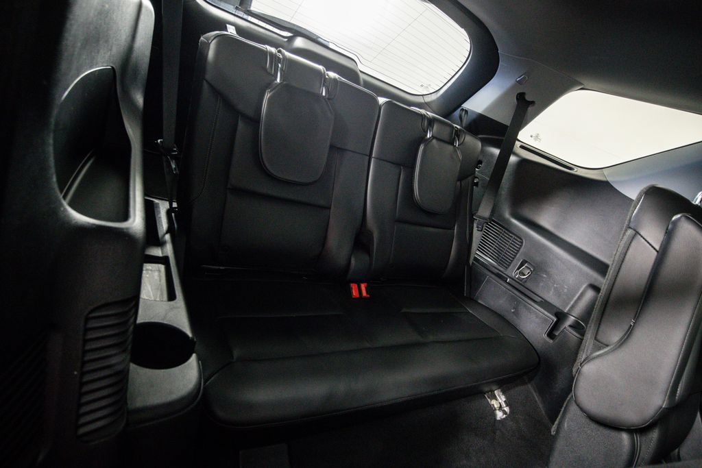 Used 2023 Ford Explorer XLT w/ Equipment Group 202A AWD/4WD image 14