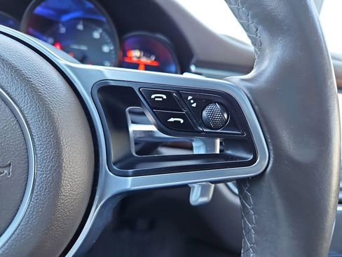 Used 2017 Porsche Macan image 12