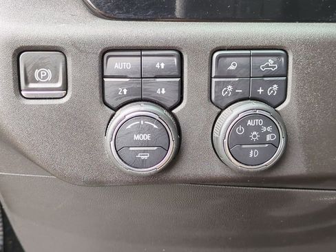 Used 2023 Chevrolet Silverado 1500 High Country w/ Z71 Off-Road Package image 17