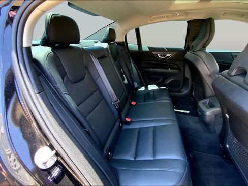 Used 2024 Volvo S60 B5 Plus FWD image 20