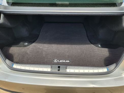 Used 2022 Lexus LS 500 w/ Accessory Package (Z2) RWD image 34