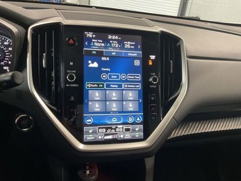 Used 2024 Subaru Ascent Premium w/ Convenience Package image 16