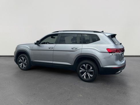 Used 2024 Volkswagen Atlas SE FWD image 3