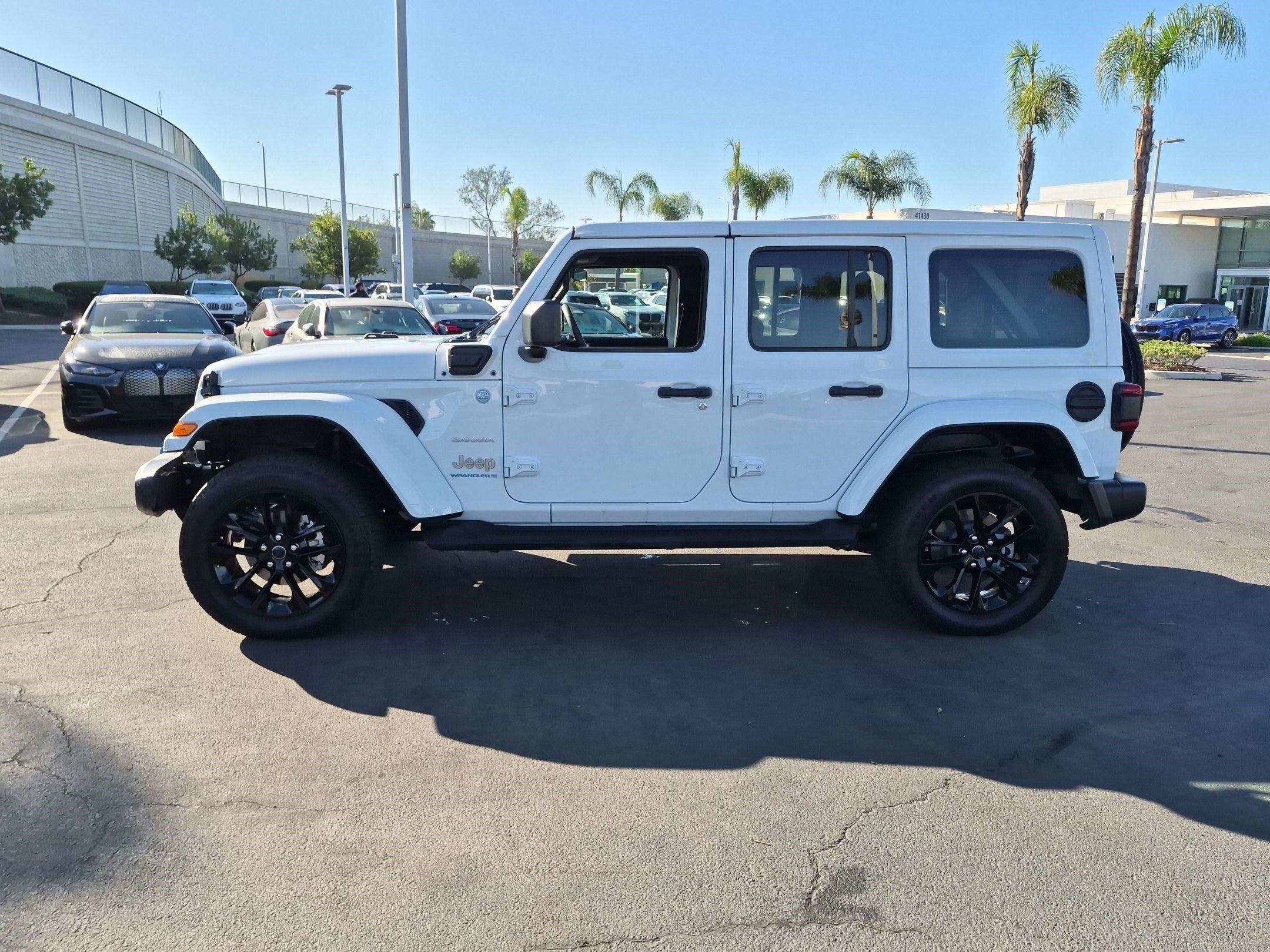Used 2024 Jeep Wrangler Unlimited Sahara AWD/4WD image 7