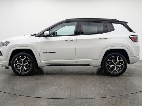 Used 2025 Jeep Compass Limited AWD/4WD image 5