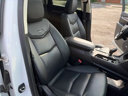 Used 2018 Cadillac XT5 Luxury w/ Driver Awareness Package AWD/4WD image 29