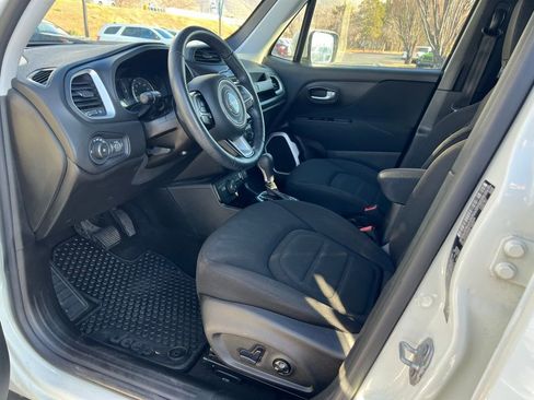 Used 2020 Jeep Renegade Latitude w/ Cold Weather Group AWD/4WD image 27