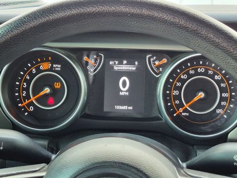 Used 2018 Jeep Wrangler Unlimited Sport AWD/4WD image 11