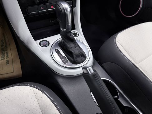 Used 2018 Volkswagen Beetle 2.0T SE image 44