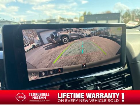 New 2026 Nissan Pathfinder SL image 32