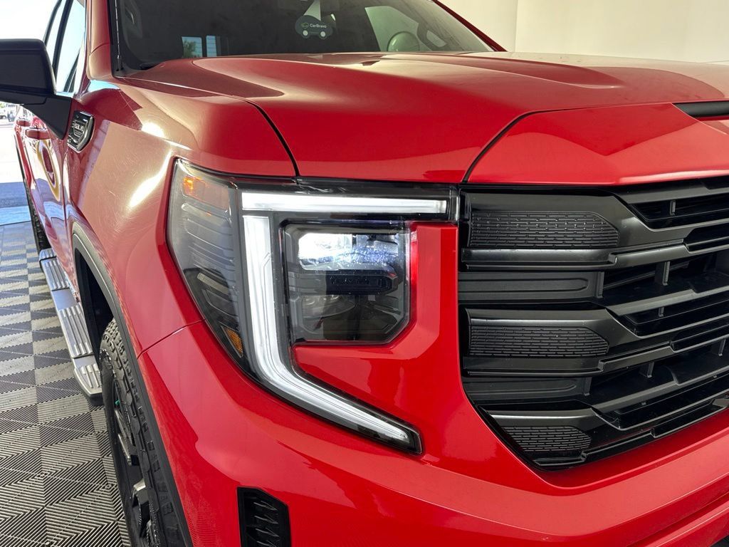 Certified 2025 GMC Sierra 1500 Elevation w/ Preferred Package AWD/4WD image 14