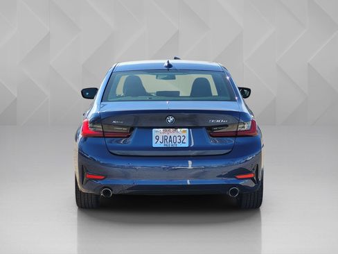 Used 2022 BMW 330e xDrive w/ Premium Package image 5