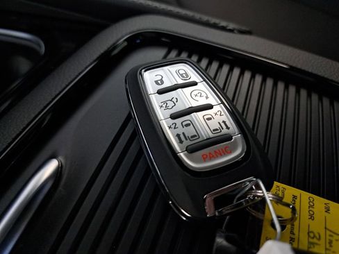 New 2026 Chrysler Pacifica Limited image 29