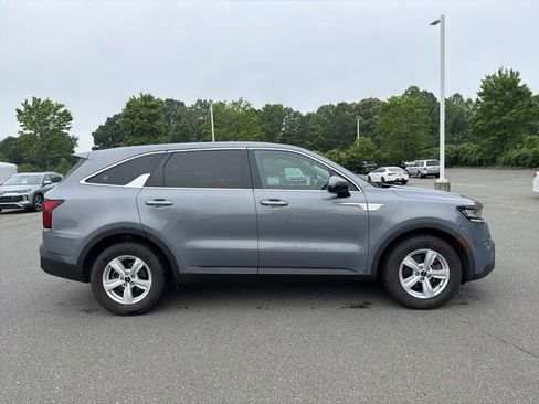 Used 2022 Kia Sorento LX FWD image 6
