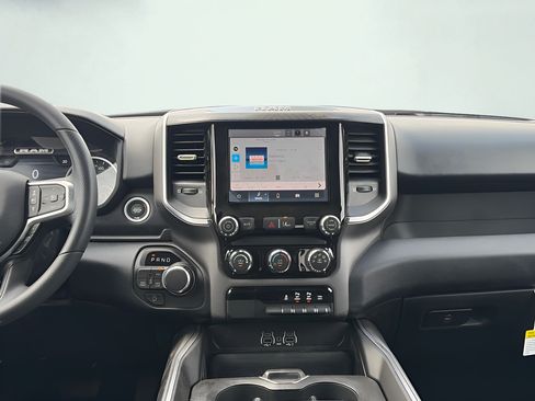 New 2026 RAM 1500 Express AWD/4WD image 18