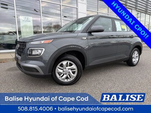 Certified 2025 Hyundai Venue SE image 1