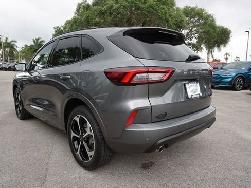 Certified 2023 Ford Escape ST-Line Select w/ Tech Pack #2 AWD/4WD image 7