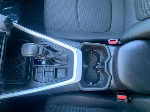 Used 2022 Toyota RAV4 LE image 26