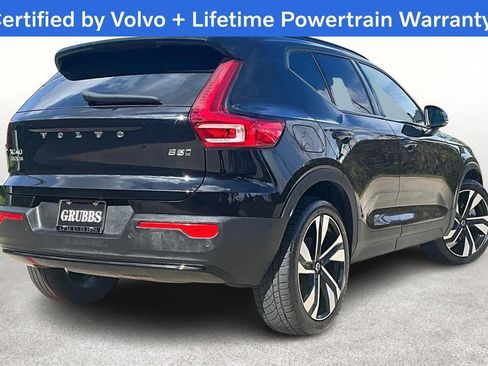 Certified 2025 Volvo XC40 B5 Plus image 2