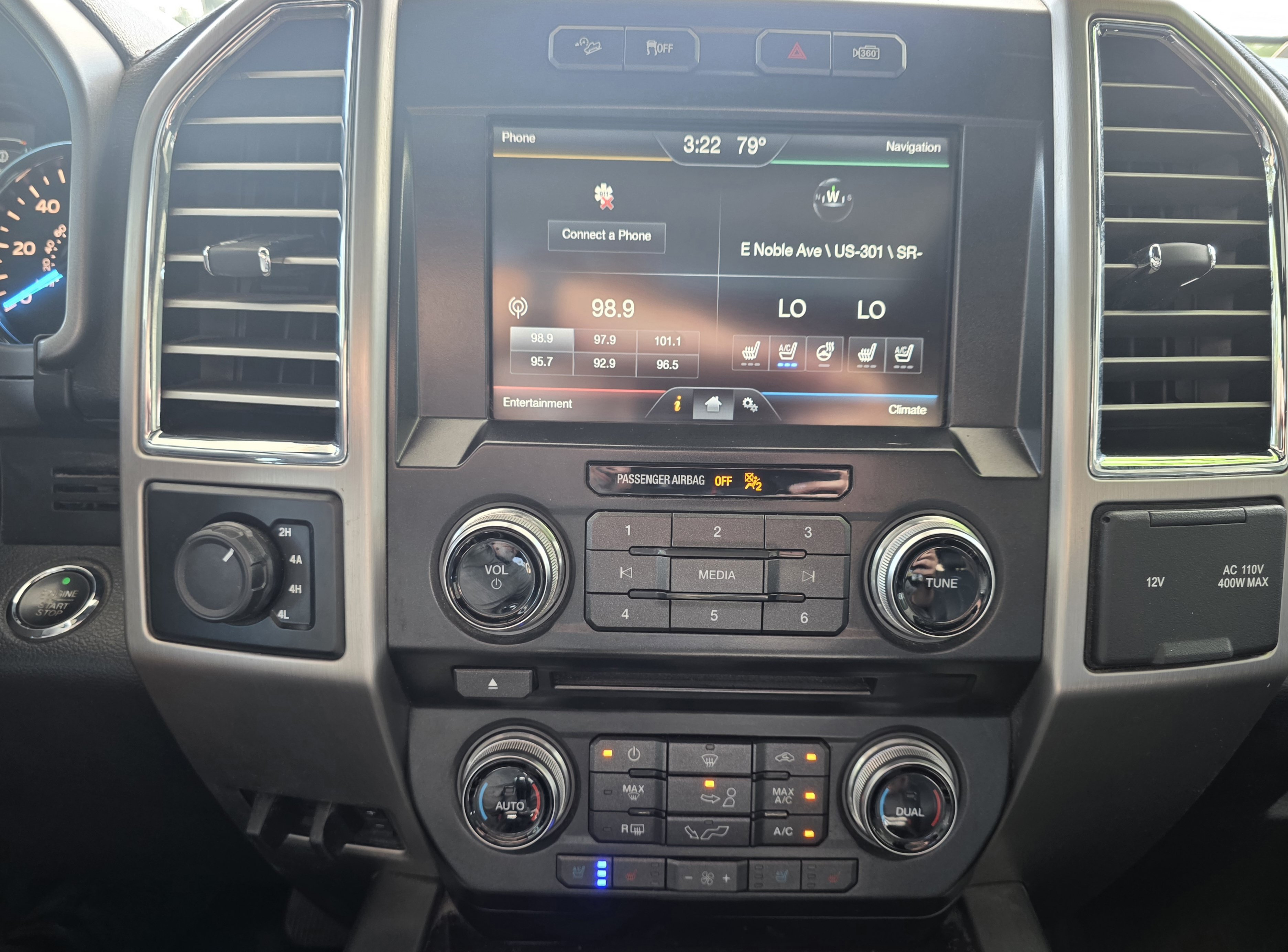 Used 2015 Ford F150 Platinum w/ Equipment Group 701A Luxury AWD/4WD image 24
