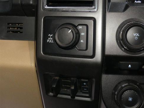 Used 2018 Ford F350 XLT image 34