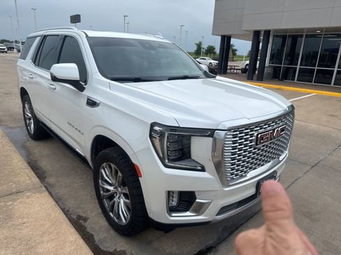 Used 2023 GMC Yukon Denali w/ Denali Reserve Package image 6