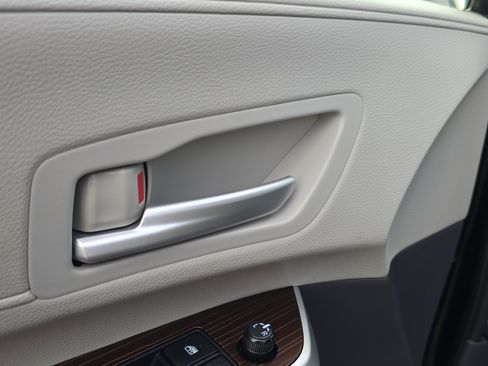 Used 2022 Toyota Sienna XLE FWD image 19