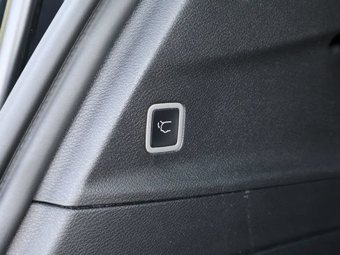 Used 2025 Chrysler Pacifica Select FWD image 48