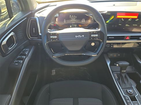 New 2026 Kia Sorento LX image 15