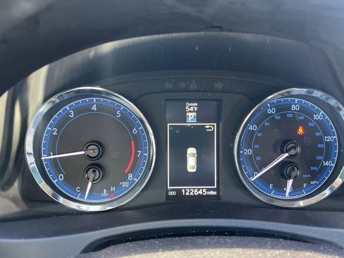 Used 2017 Toyota Corolla SE FWD image 5