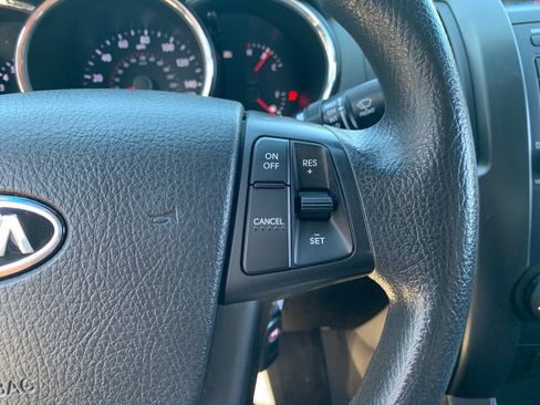 Used 2013 Kia Sorento LX w/ Convenience Pkg FWD image 17
