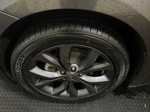 Used 2019 Chrysler Pacifica Touring Plus w/ Advanced Safetytec Group image 8